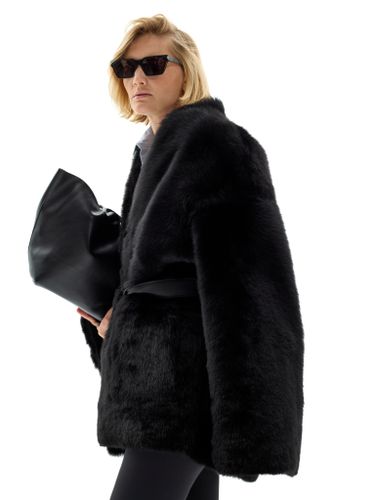 Черная двусторонняя шуба из овчины с поясом