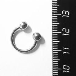 Микроциркуляры, подковы для пирсинга: диаметр 12 мм, толщина 1.2 мм, диаметр шариков 5 мм. Сталь 316L. 1 шт