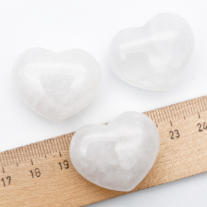 Белый кварц, сердце, размер около 25*30 мм, цена за 1 шт