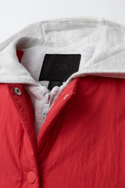 ZARA СТЕГАНАЯ КУРТКА С КАПЮШОНОМ И ФЛИСОВОЙ ПОДКЛАДКОЙ, КРАСНЫЙ