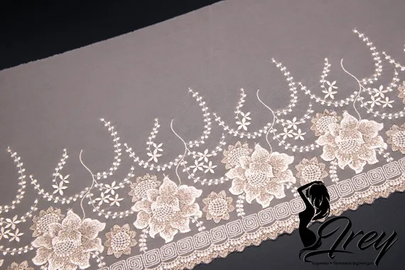 05-59 Вышивка на неэл. сетке 23 см, кремовый (левая)