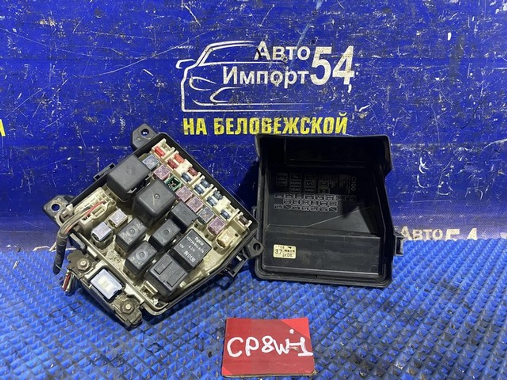 Блок предохранителей подкапотный MAZDA PREMACY 2001
