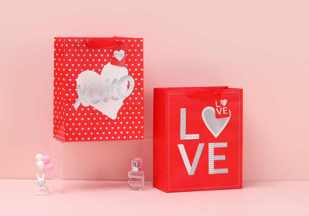 Подарочный пакет «Сердце ХОХО» с блестками, 32х26х12,5 см