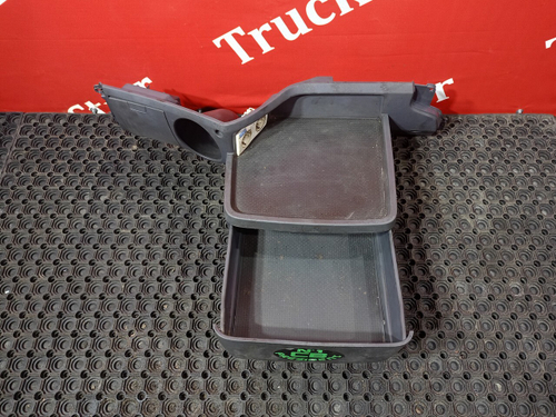 Передняя центральная панель