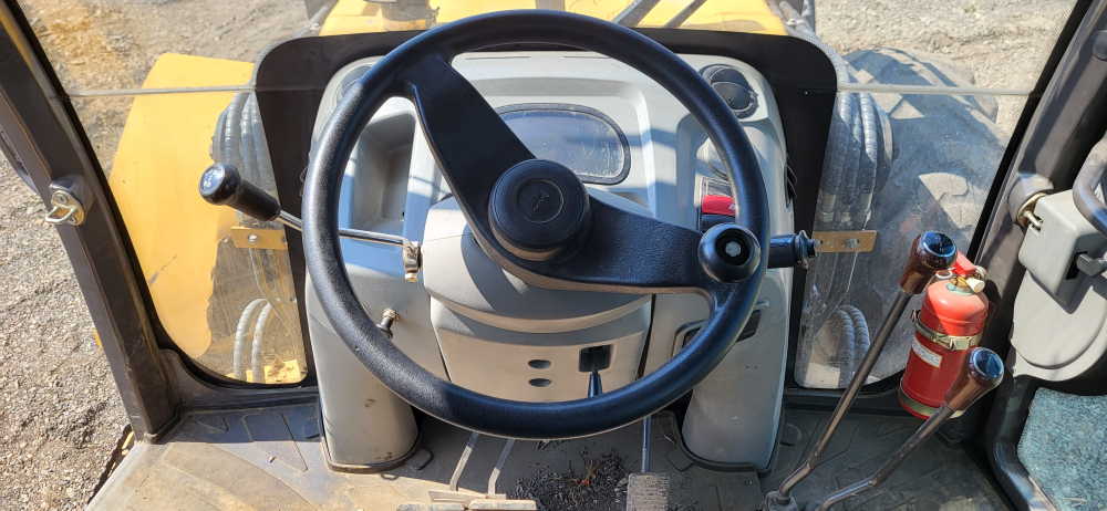 BIZON 888 Экскаватор-погрузчик 888 (Дизельный, 4,4 л, 102 л.с., АТ)