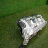 Битая Фара левая Toyota Land Cruiser 200 (2015-2021) LED