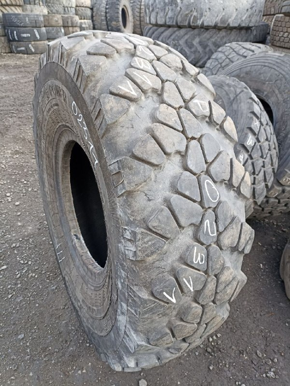 425/85R21 Омскшина O-184 шина б/у