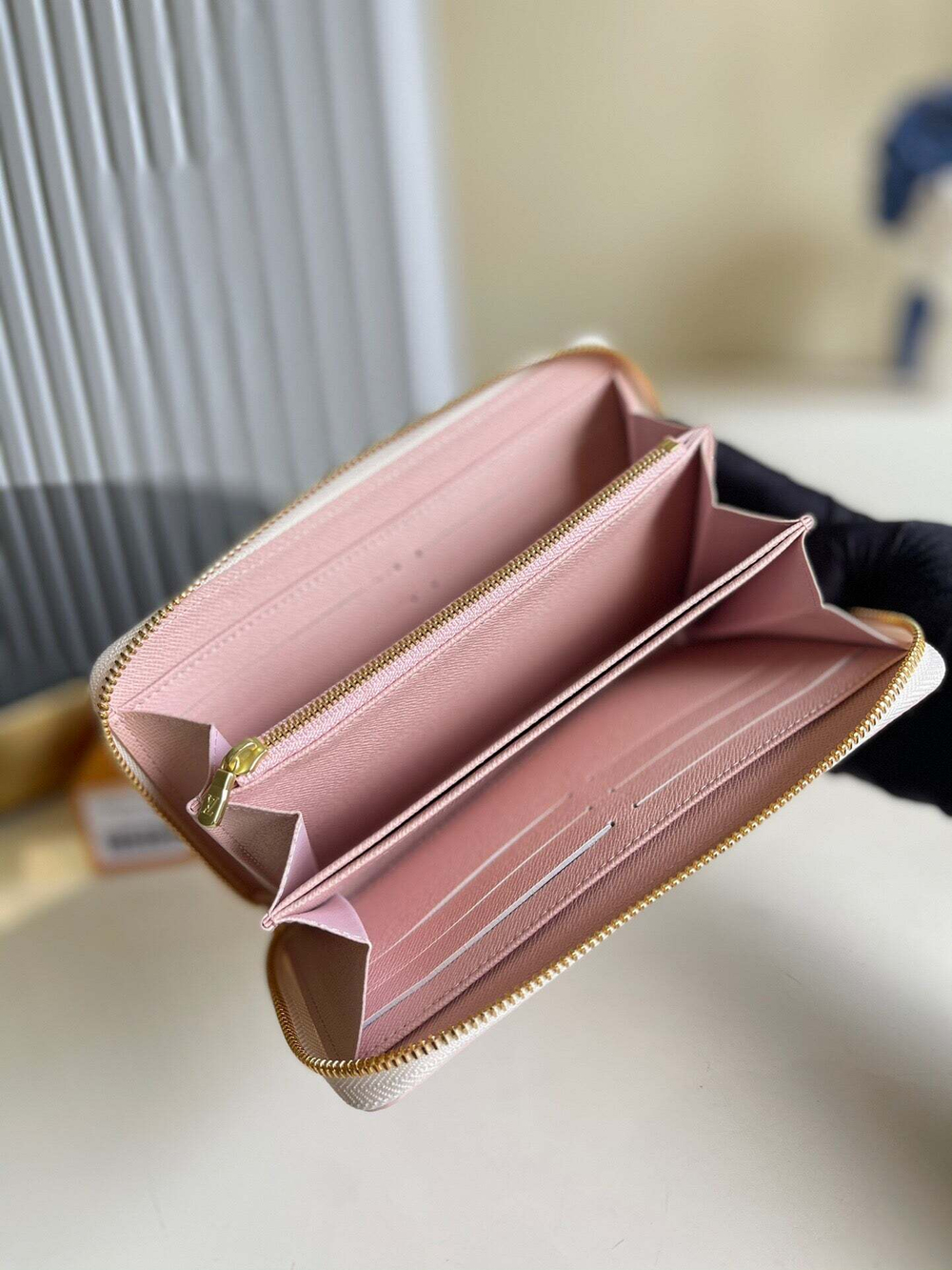 Louis Vuitton Zippy Wallet