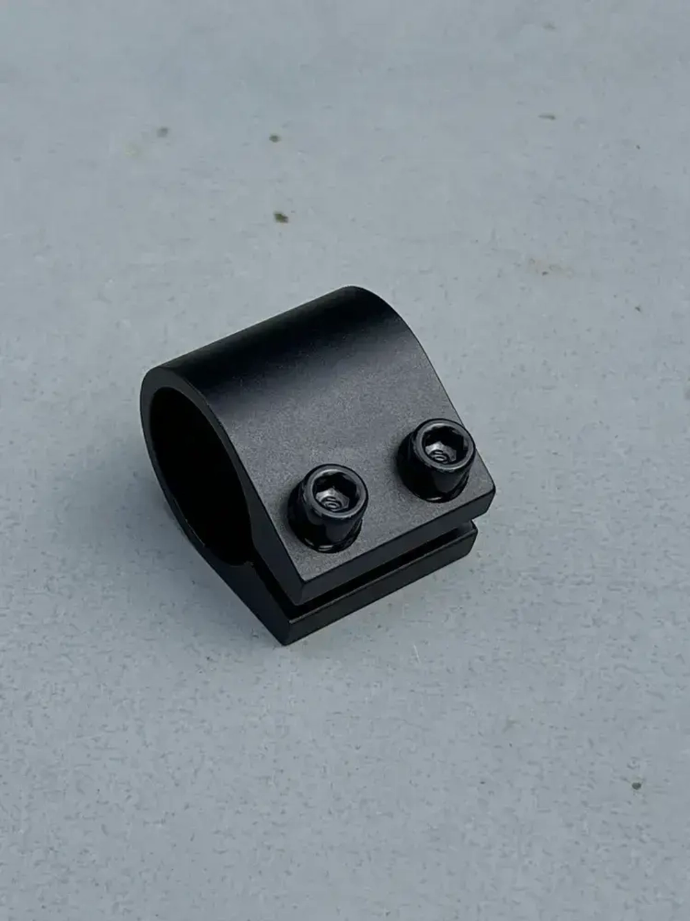 Хомут Fahrenheit 2 болта, IHC 31.8, черный