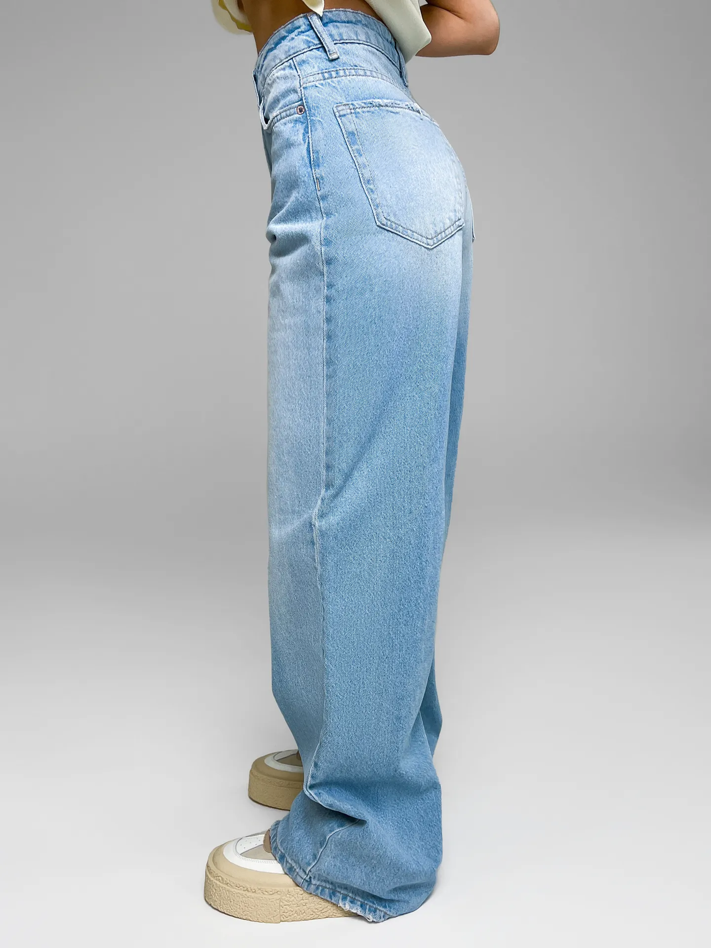 Джинсы Woman Denim 1025 широкие однотонные трубы