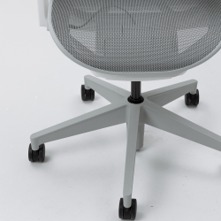 Кресло Herman Miller Cosm, высокая спинка, цвет Mineral, регулируемые подлокотники
