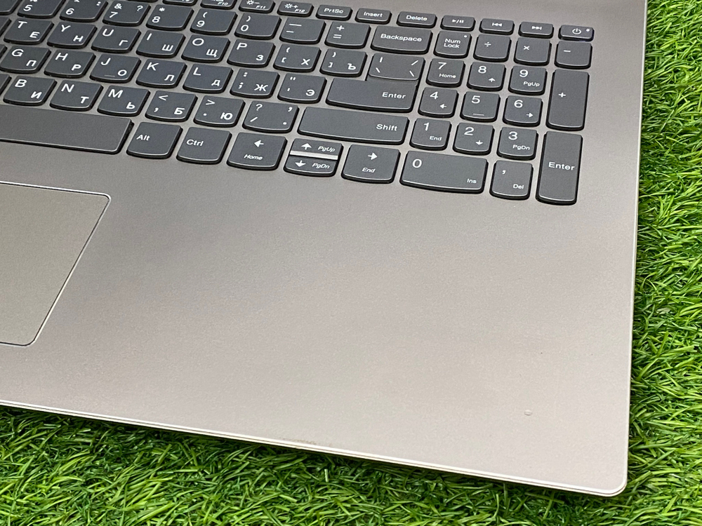 Ноутбук Lenovo 15.6' i3 7100U/GF 940MX 2GB/8GB/500GB/ IdeaPad 320-15IKB[80XL003CRK]/Windows 10