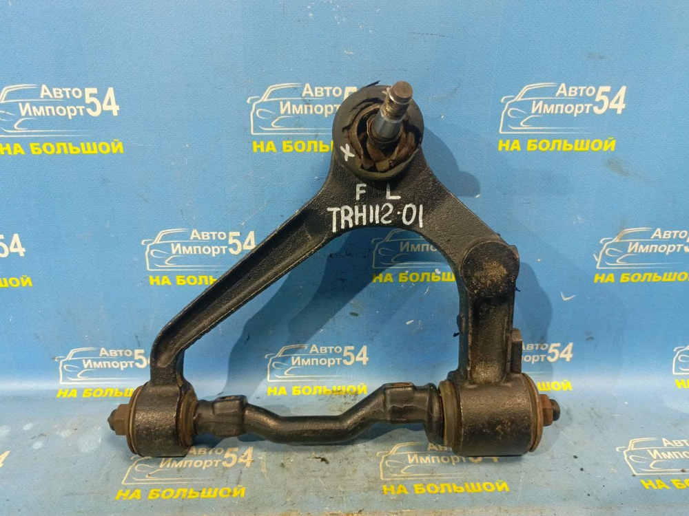 Рычаг передний левый TOYOTA HIACE 1994