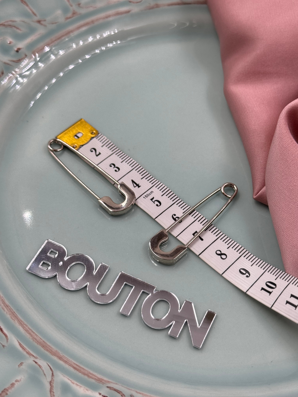 Брошь булавка серебристая