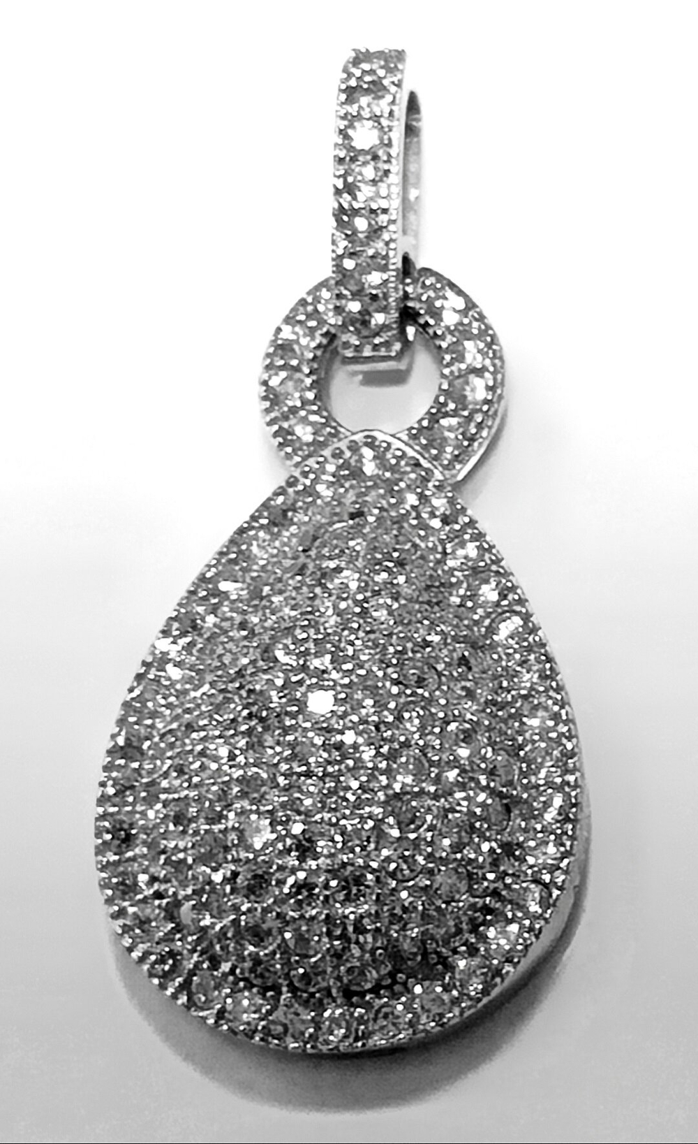 "Эстерелла" - ювелирная подвеска из серебра