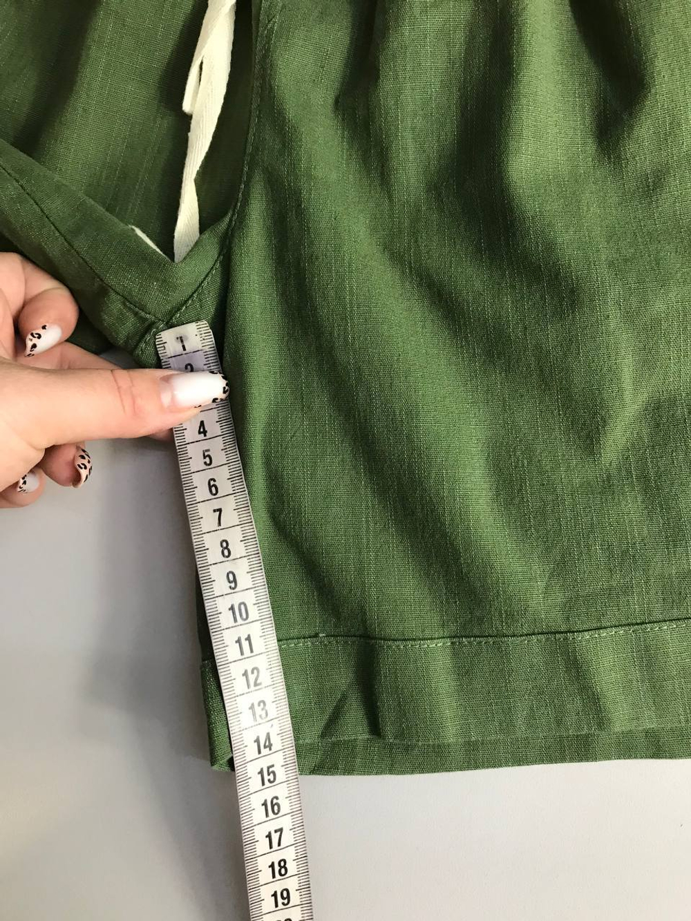 Шорты цвета сочной травы, маркировка М, визуально на 46 размер