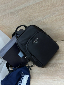 Рюкзак-слинг Prada