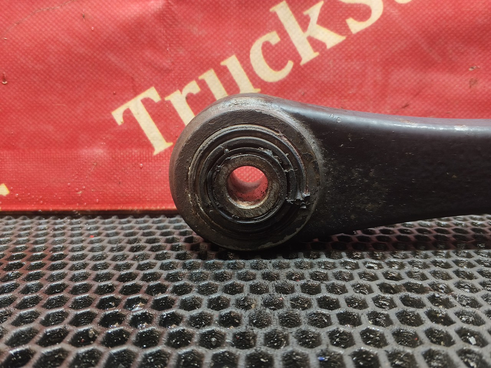 Стойка переднего стабилизатора