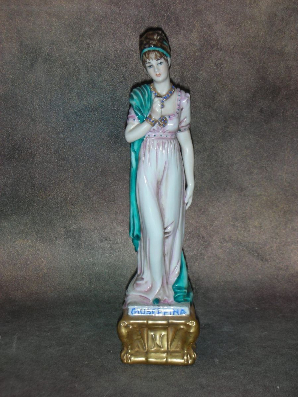 Статуэтка. Фарфор. Солдат. Жозефина Богарне. Capodimonte. Италия