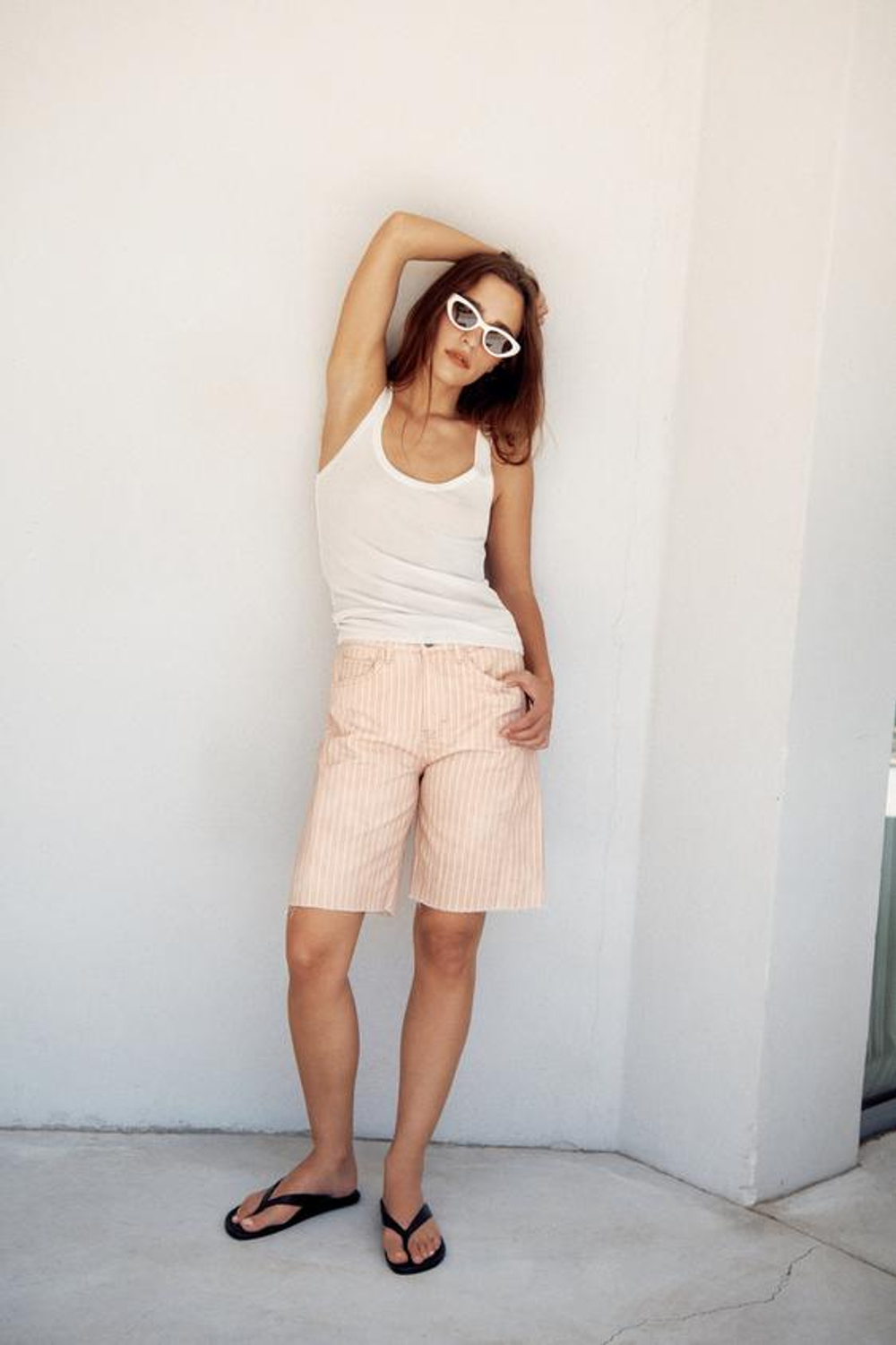 ZARA ДЖИНСОВЫЕ ШОРТЫ RELAXED СО СРЕДНЕЙ ПОСАДКОЙ — ZW COLLECTION, РОЗОВЫЙ