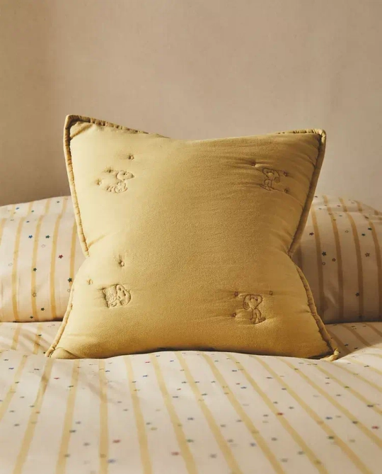ZARA HOME ТРИКОТАЖНАЯ НАВОЛОЧКА НА ПОДУШКУ "PEANUTS, ЛАЙМОВЫЙ