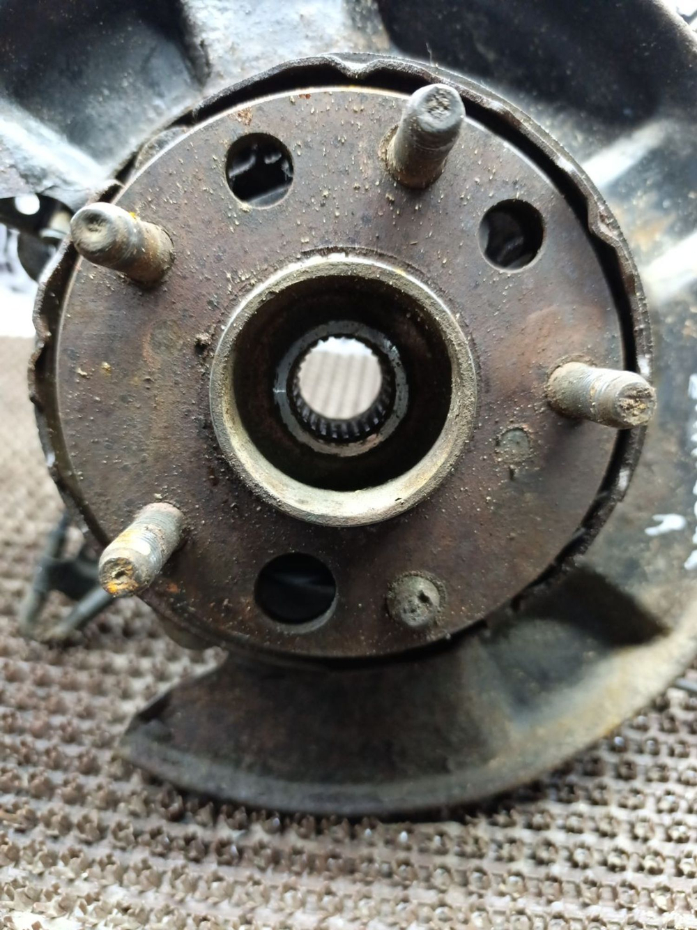 Поворотный кулак правый Toyota Camry, V40 (1994... с пробегом