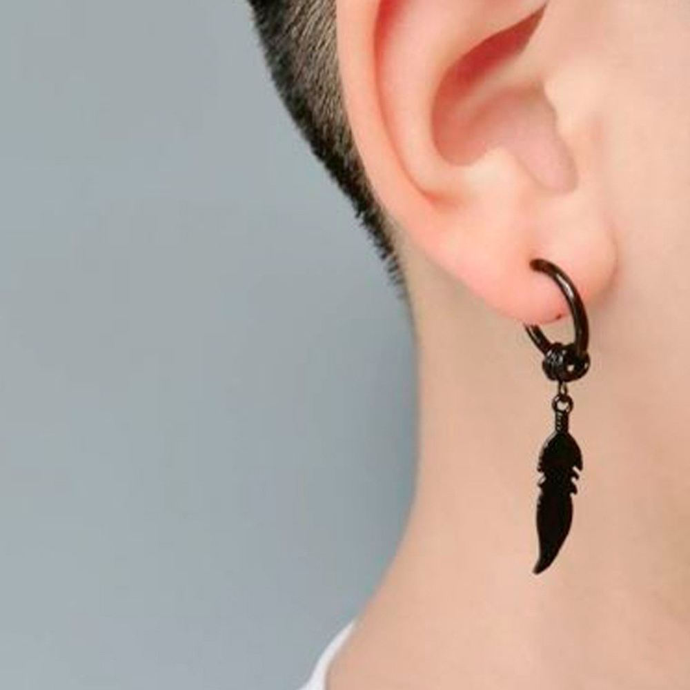 Сережки "Перо", цвет черный