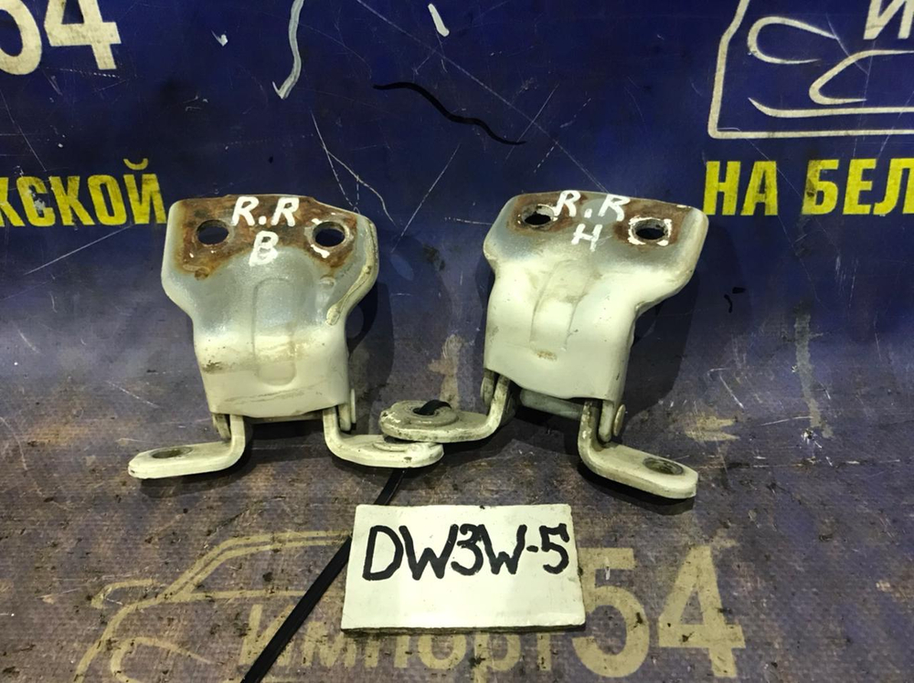 Петля двери задней правой MAZDA DEMIO 1999