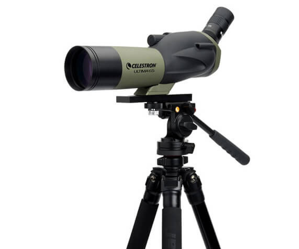 Труба Celestron Ultima 65-45 на штативе