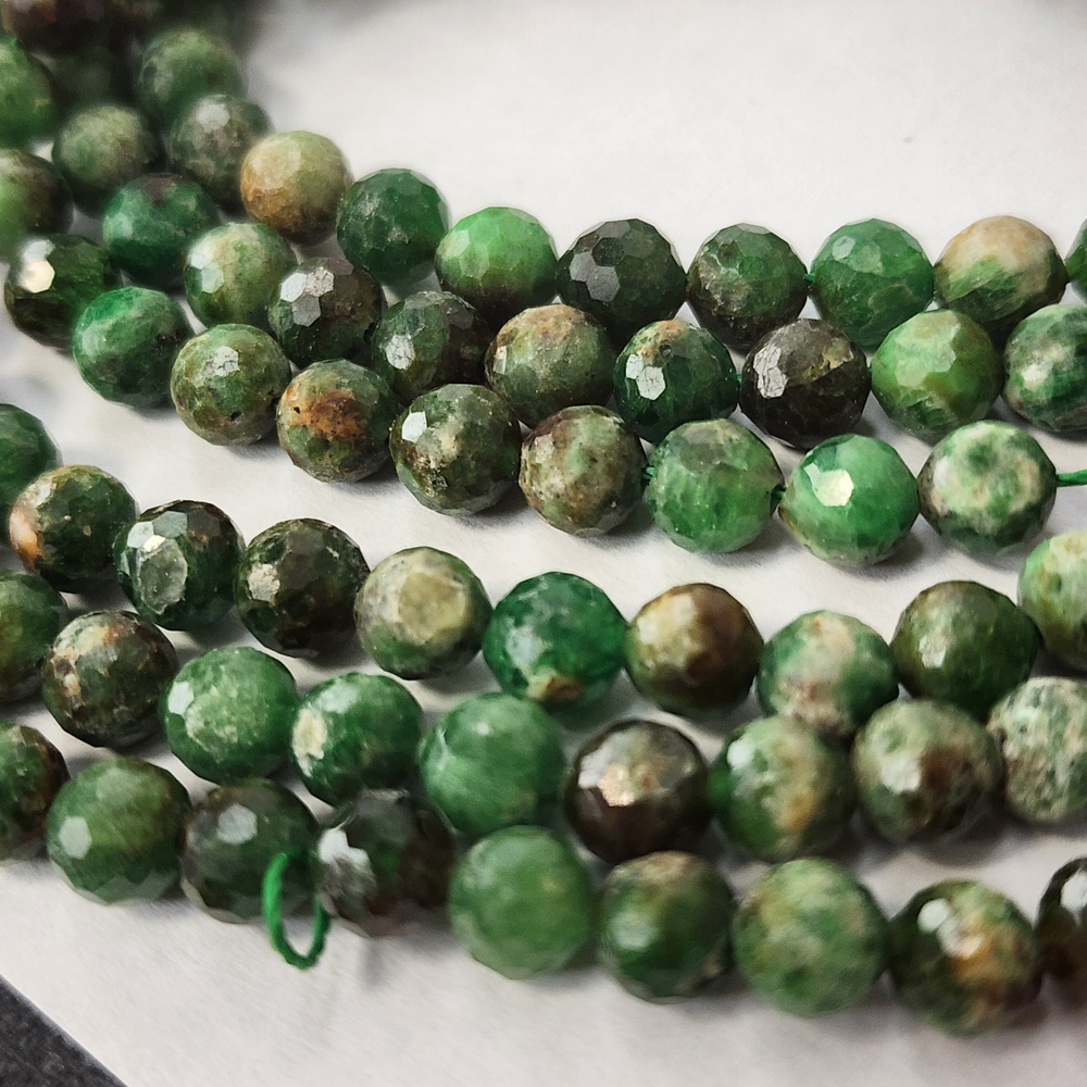 Гранат Цаворит (тсаворит), зеленый гранат, р-р 6.3мм, цена за нить 10 см