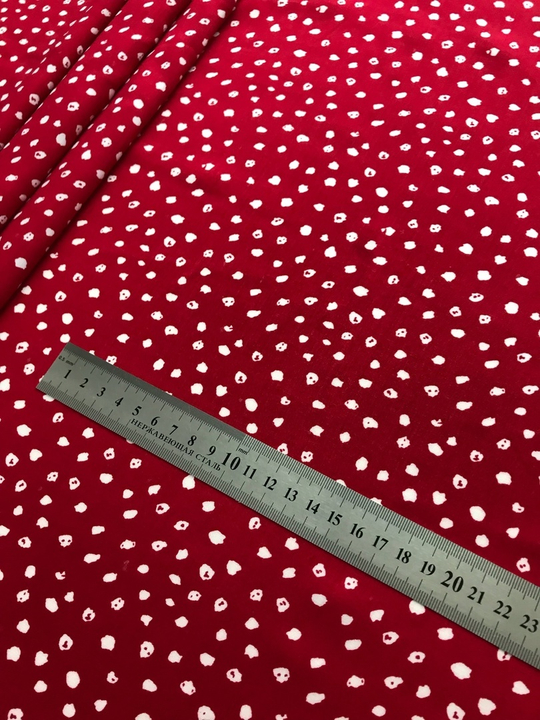 Штапель принт пятна мелкие белые на красном D04C2