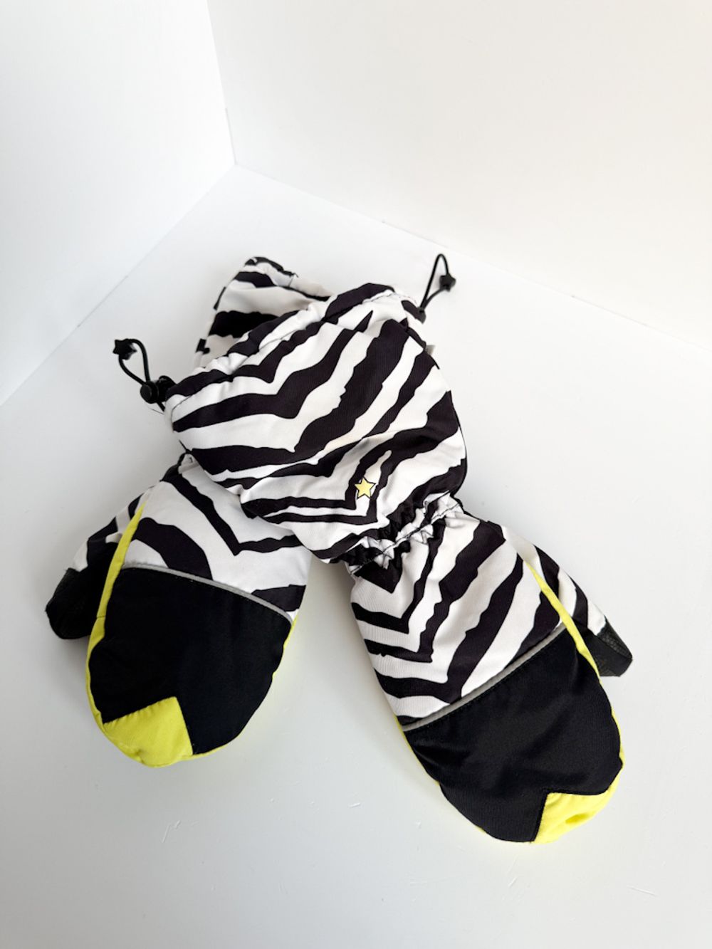 Рукавицы WeeDo Zebra, 152