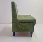 Стильный компактный диван Фабрики ОНИКС из практичного и износостойкого материала с оригинальным дизайном, вместительным ящиком для хранения, мягким наполнителем для дома, дачи и офиса