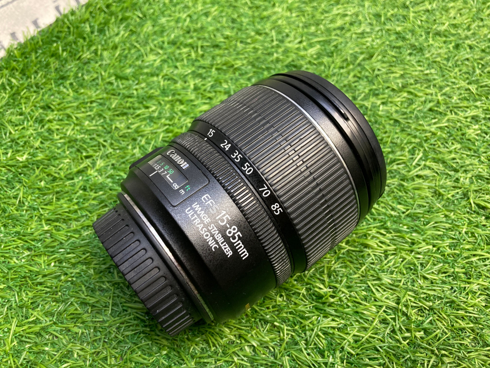 Canon EF-S 15-85mm 3.5-5.6 IS USM