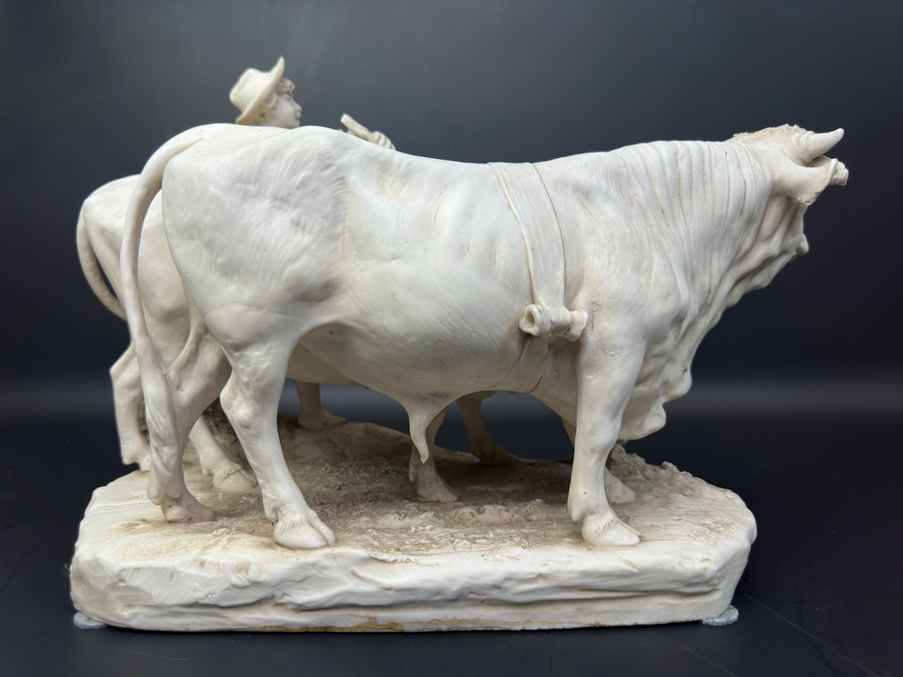 Фарфоровая композиция — Мальчик с коровами