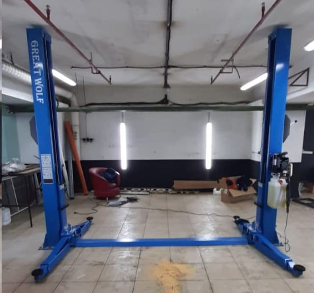 Подъемник двухстоечный GW-D4000 220 Great Wolf, 4000кг