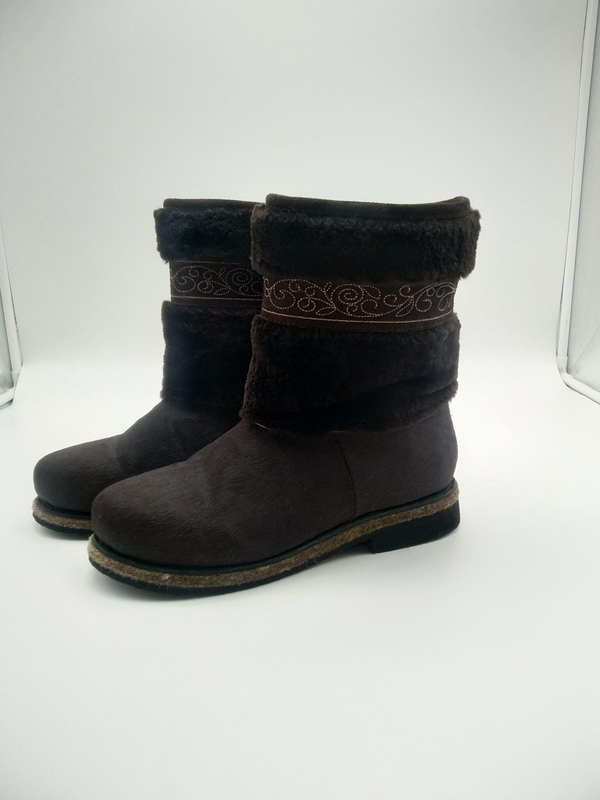 41 Унты женские из мутона и пони укороченные