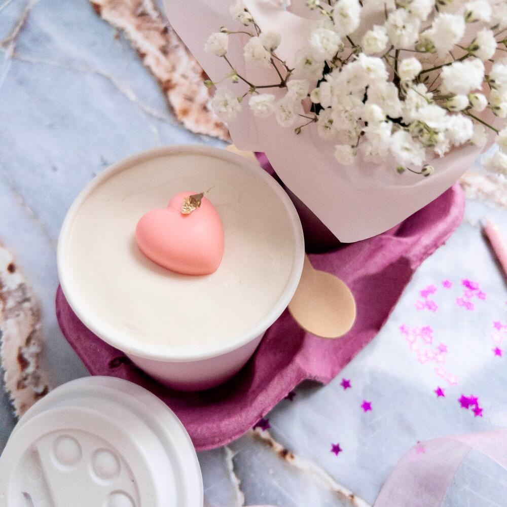 Гипсофила и торт в стакане Маме