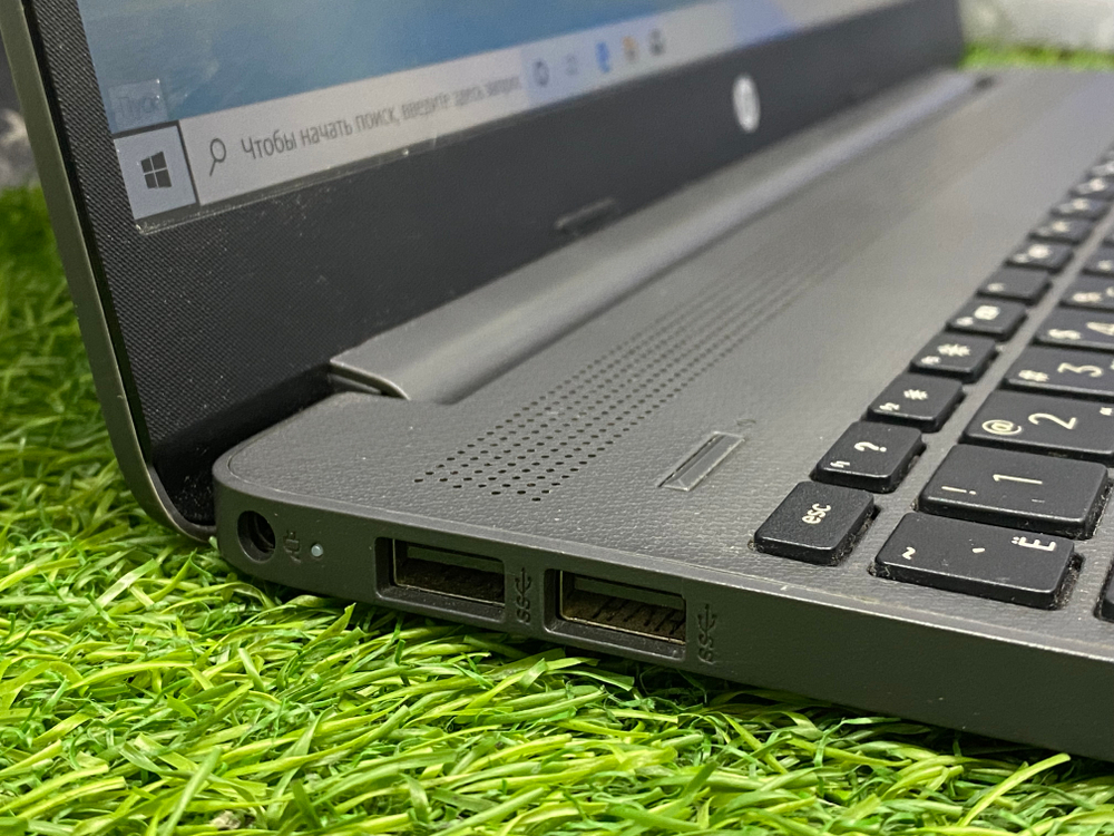 Ноутбук HP 15'/Vega 3/8GB/256GB [15s-eq1272ur]/Windows 10