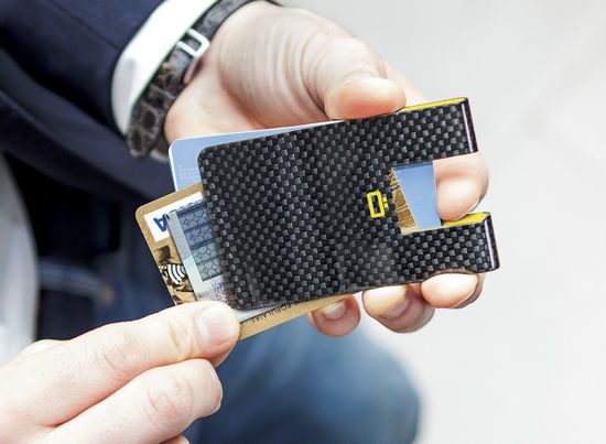 Карбоновый зажим для карт и денег 3C Carbon Card Clip
