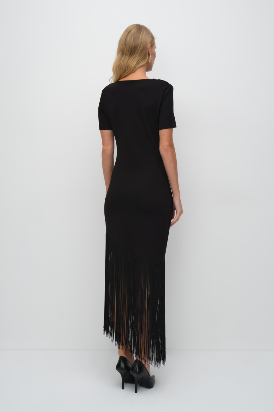 Платье приталенное с бахромой