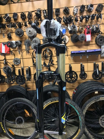 Вилка 27.5 Suntour Epixon TR RLR 100x15mm