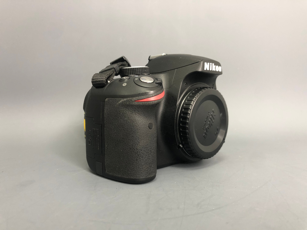 Nikon D3200 5.800 кадров