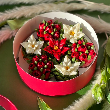 Роскошный красный букет в премиум-коробе — это гармоничное сочетание красоты и вкуса