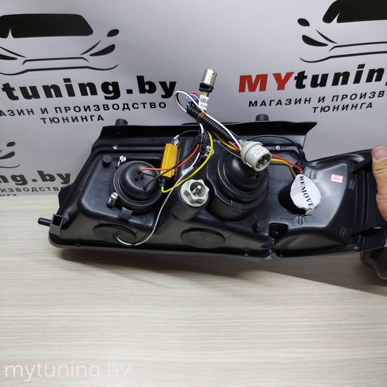 Передние фары VW Passat B5 daylight black