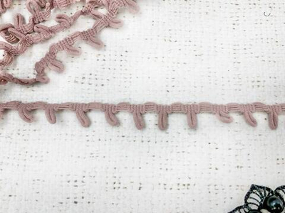 Тесьма с эластичными петлями, 8х10 м, ш. 1,5 см, пыльная роза