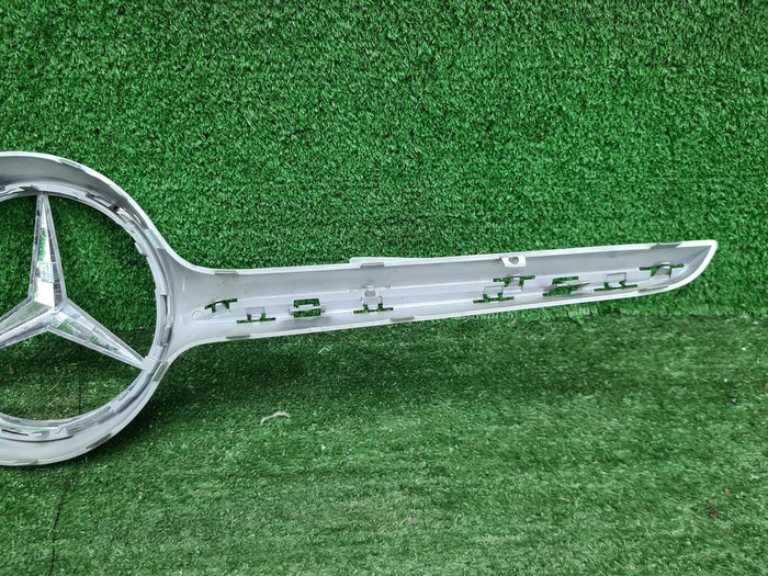 Накладка решетки радиатора Mercedes E C238 (16-21)