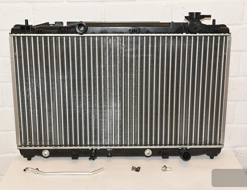 Радиатор охлаждения Toyota Camry 6 XV40