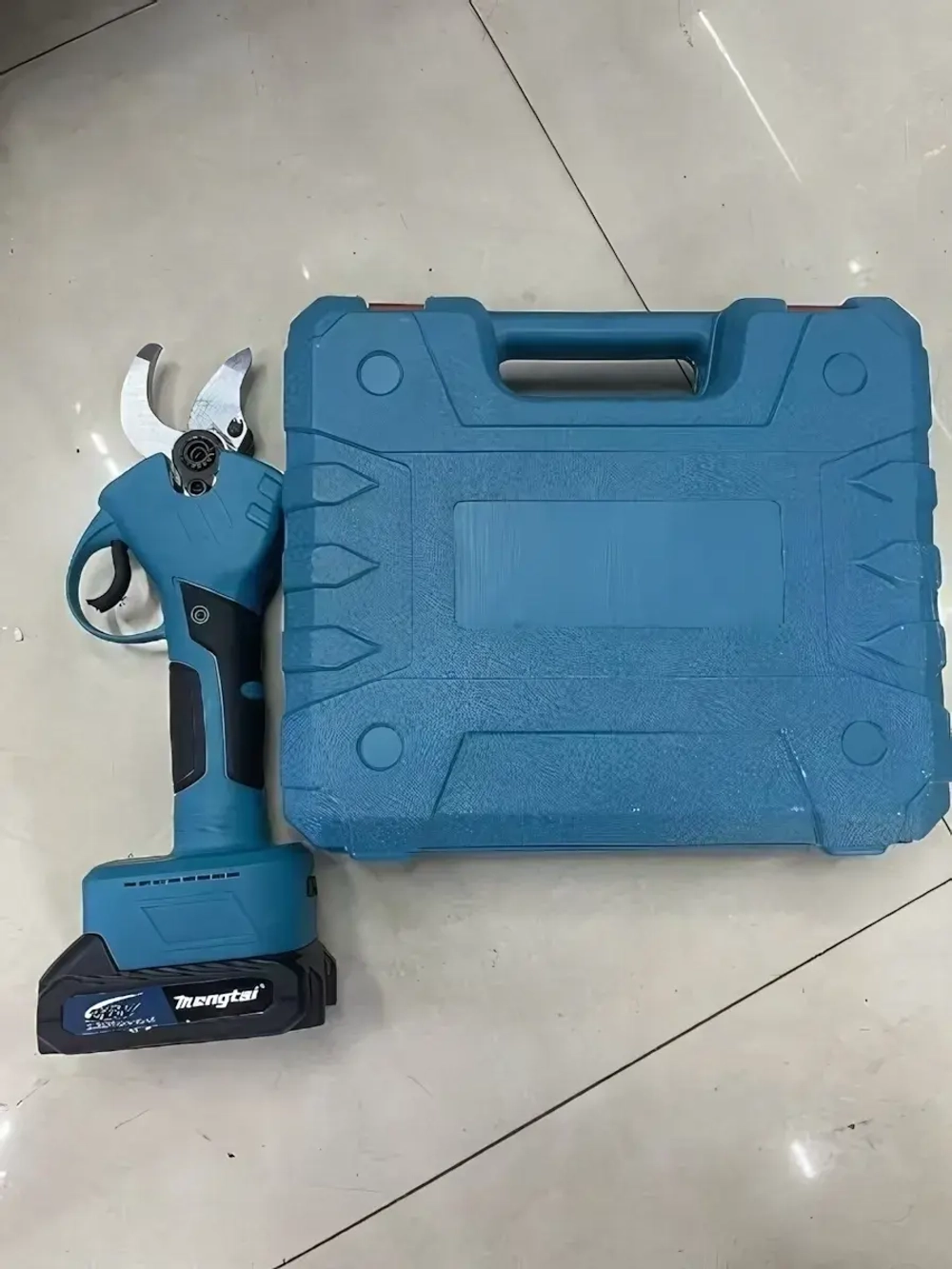 Секатор садовый аккумуляторный (26В, 1,5Ач Li-ion аккум. 2шт, ЗУ) MGT-25