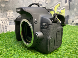 Canon 650D kit 18-55mm 3.5-5.6 IS II (800 кадров)